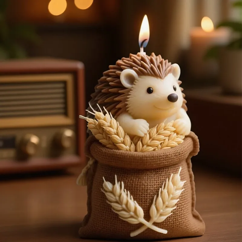 A cute hedgehog-shaped candle  - Candle Making Temperature ulasan dan harga