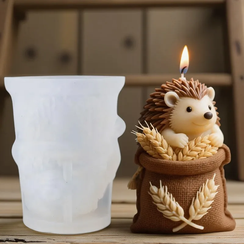 A cute hedgehog-shaped candle  - Candle Making Temperature ulasan dan harga